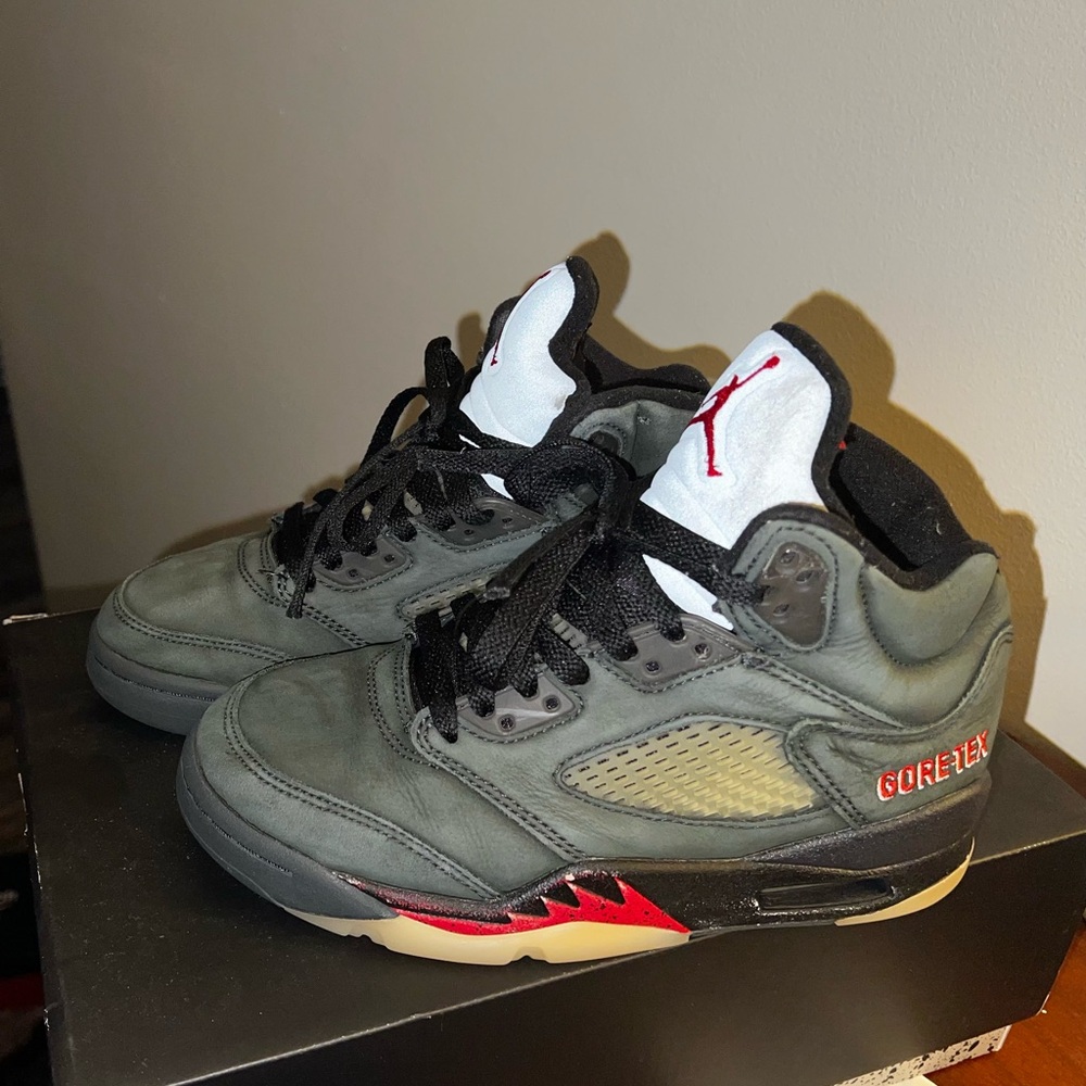 Wmns Air Jordan 5 Retro GORE-TEX 'Off-Noir'